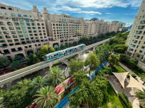 Bright 2BR Apartment with Garden View - Palm Jumeirah